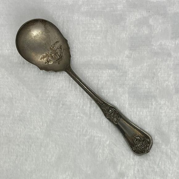 Vintage Oneco Silver Plate Floral Berry Spoon Etched Bowl Ornate Handle 5.75" - Picture 1 of 6